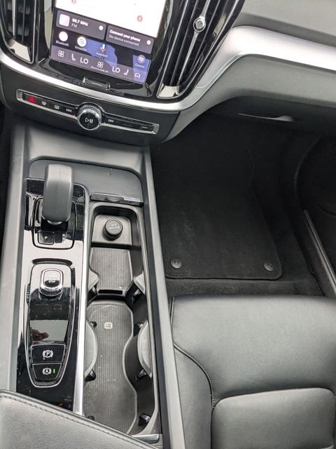 Used 2024 Denim Blue Metallic Volvo B5 Core Dark Theme image 22