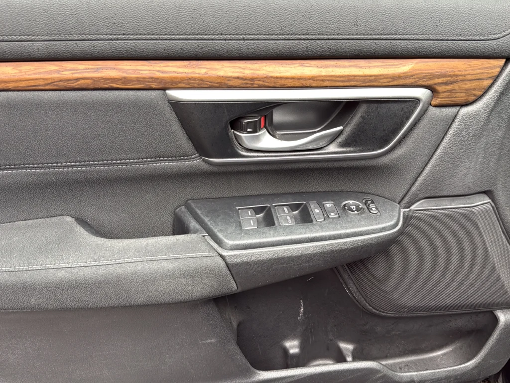 Used 2018  Honda EX image 24