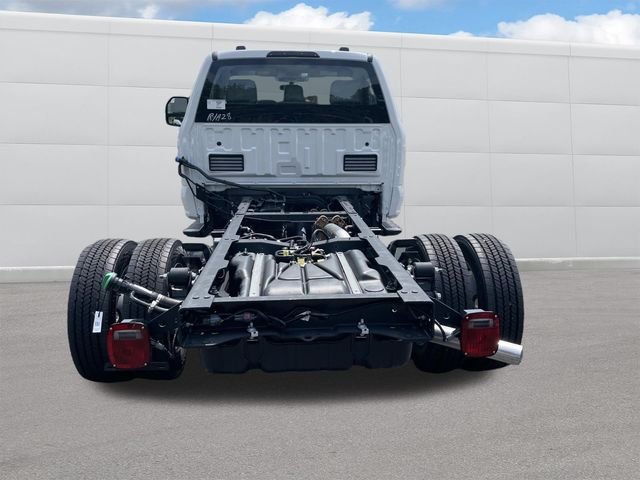 New 2026 Oxford White Ford F-550® XL image 3