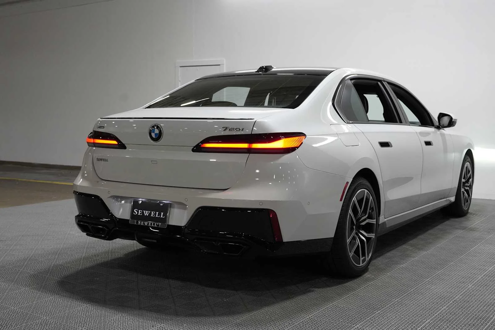 Certified Used 2023 Mineral White Metallic BMW 760i xDrive image 4