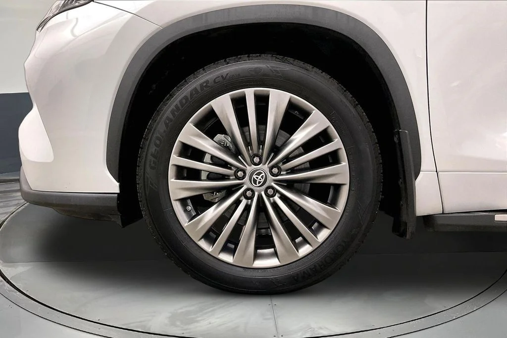 Used 2022 Beige Toyota Platinum image 12