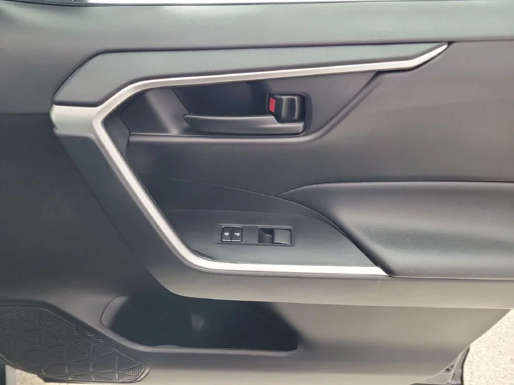 2024 Toyota RAV4 LE - Photo 22