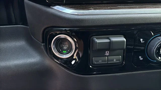 Used 2025 White Chevrolet LT Trail Boss image 29