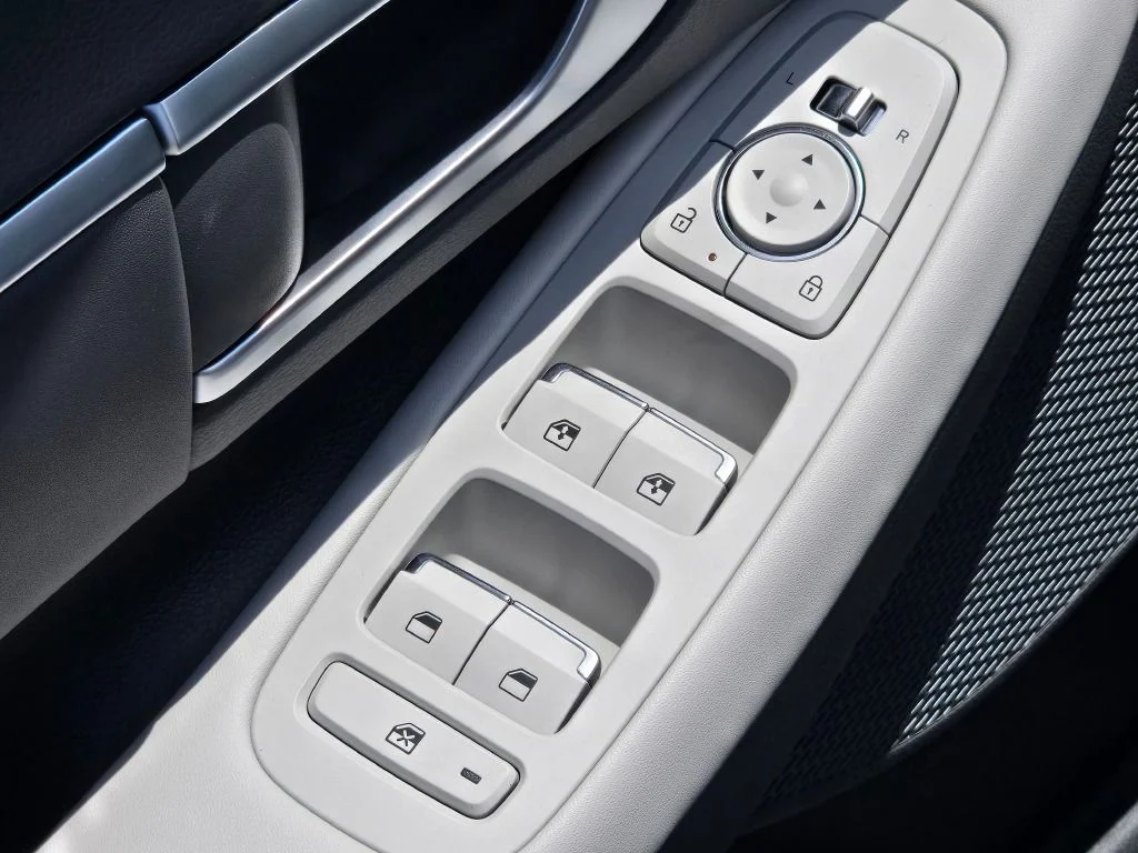 New 2026 White Hyundai SEL Sport image 19