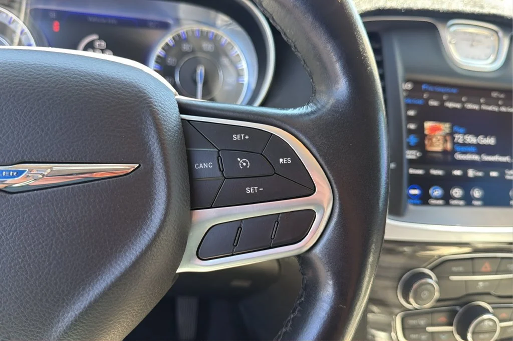 Used 2022 Black Chrysler Touring image 22