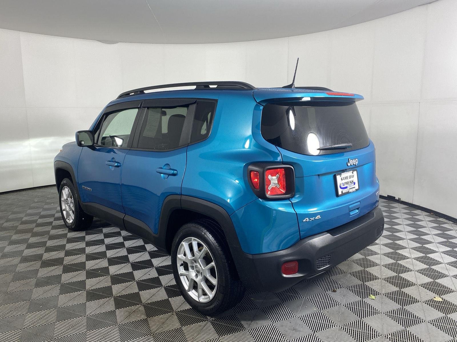 Used 2021 Bikini Metallic Clearcoat Jeep Latitude image 7