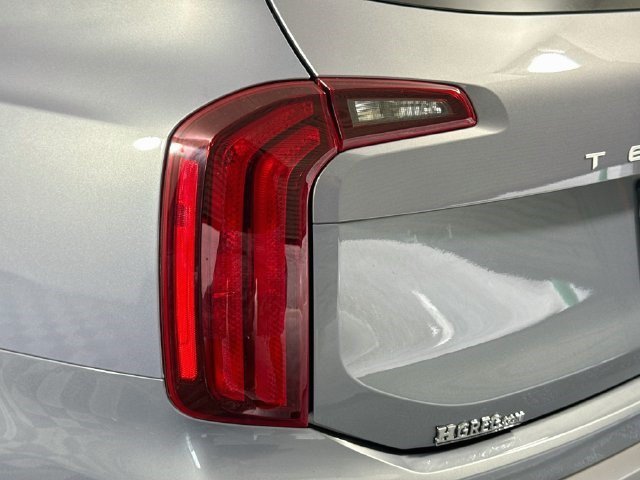 Used 2024 Everlasting Silver Kia S image 32