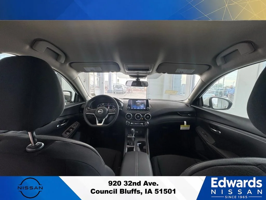 2025 Nissan Sentra SV - Photo 18
