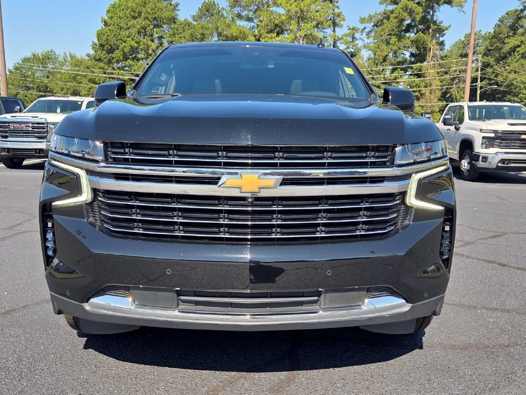 Used 2023 BLACK Chevrolet LT image 2