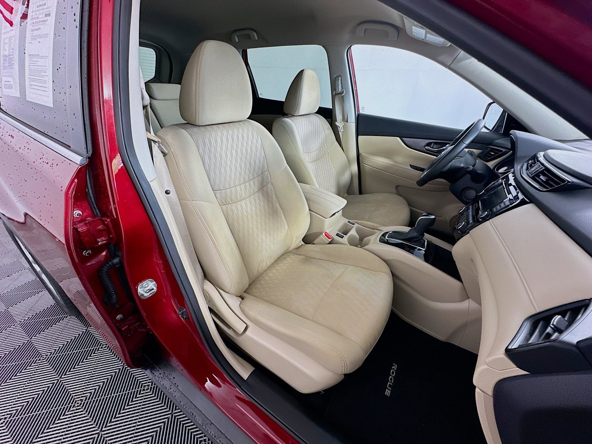 Used 2020 Scarlet Ember Tintcoat Nissan SV image 28