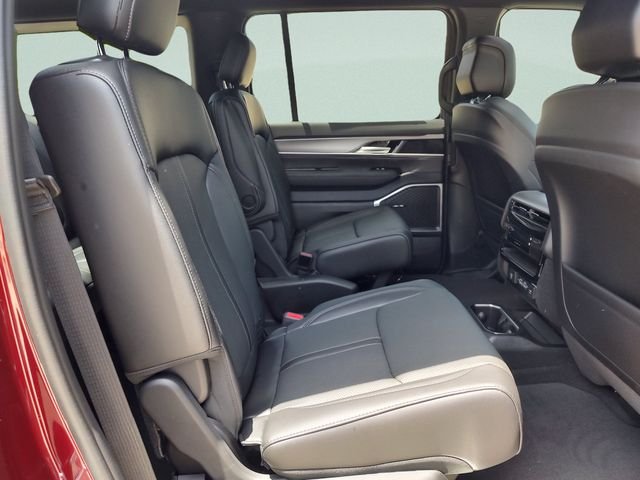 New 2026 Velvet Red Pearl-Coat Exterior Paint Jeep  image 32