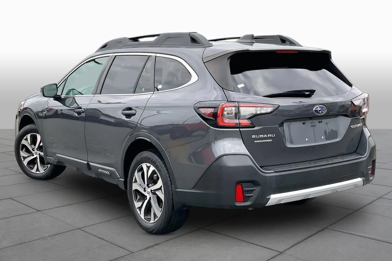 Used 2021 Magnetite Gray Metallic Subaru Limited image 11