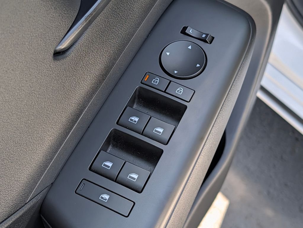 2024 Hyundai Kona EV SEL - Photo 17