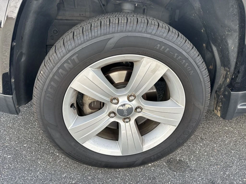 Used 2016 Black Jeep Sport image 18