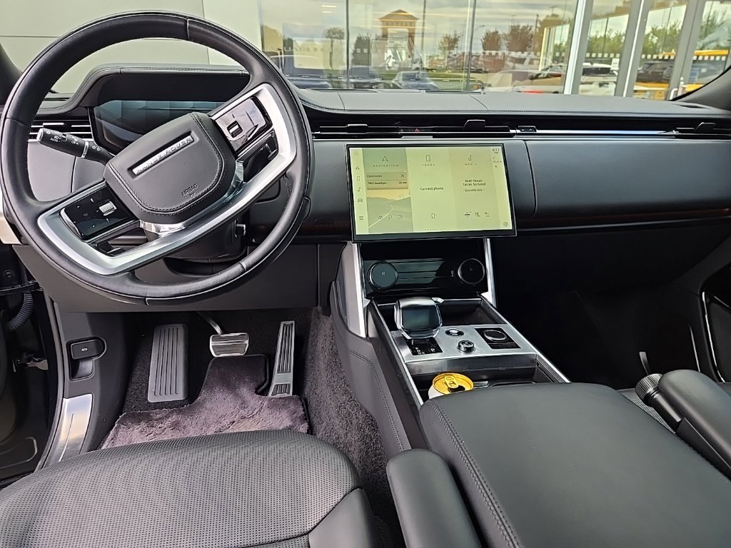 Used 2023 Ligurian Black SV Bespoke Ultra Metallic Sat Land Rover SV image 14