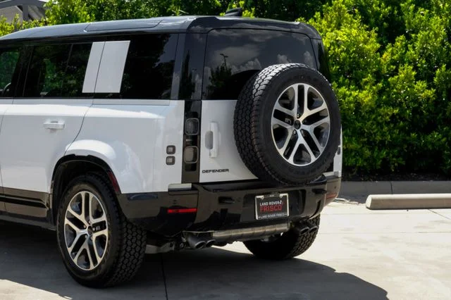 2025 Land Rover Defender V8 - Photo 15