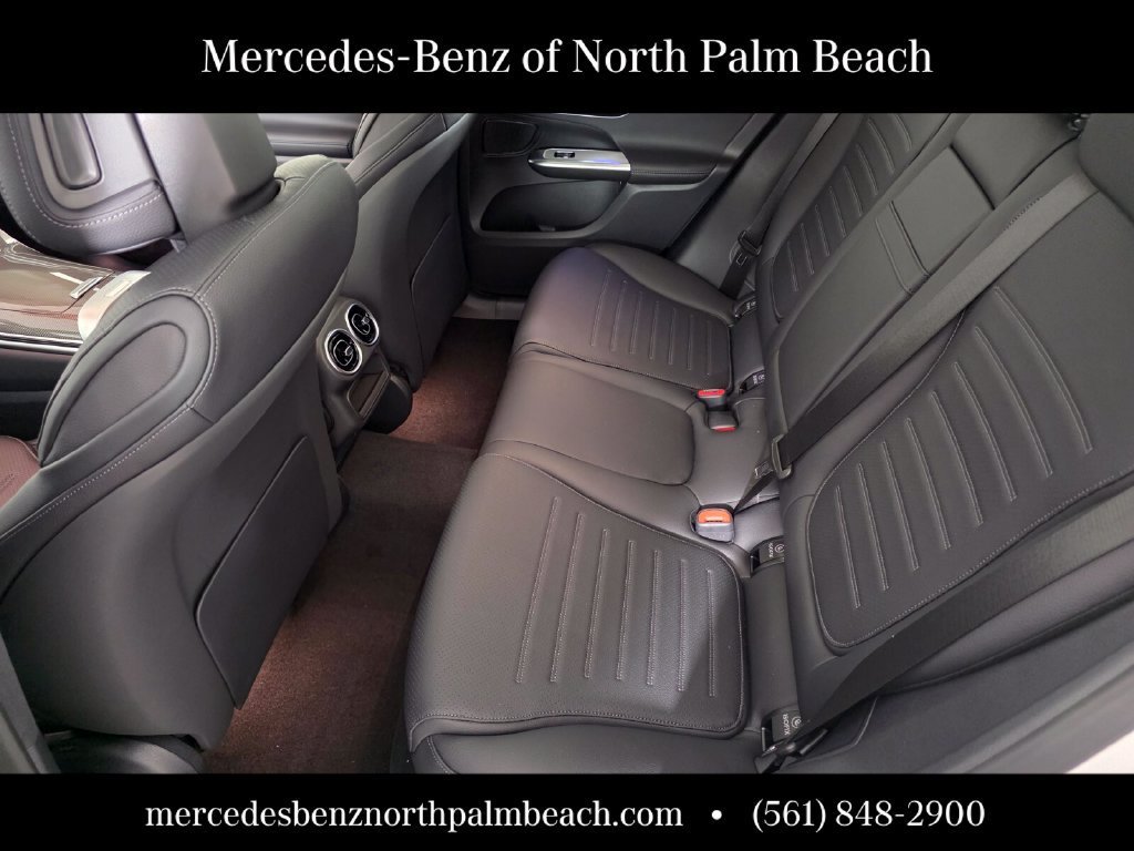 New 2026 Polar White Mercedes-Benz GLC 300 image 39