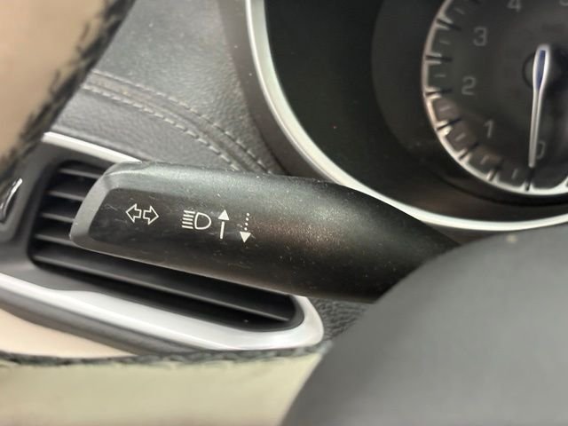 Used 2018 White Chrysler Limited image 22