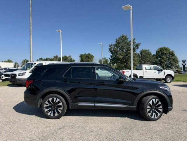 Used 2025 Black Metallic Ford Platinum image 8
