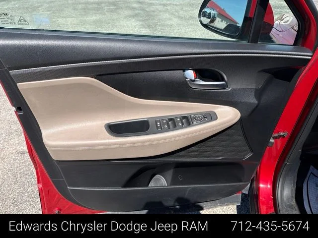 Used 2019 Red Hyundai SE image 14