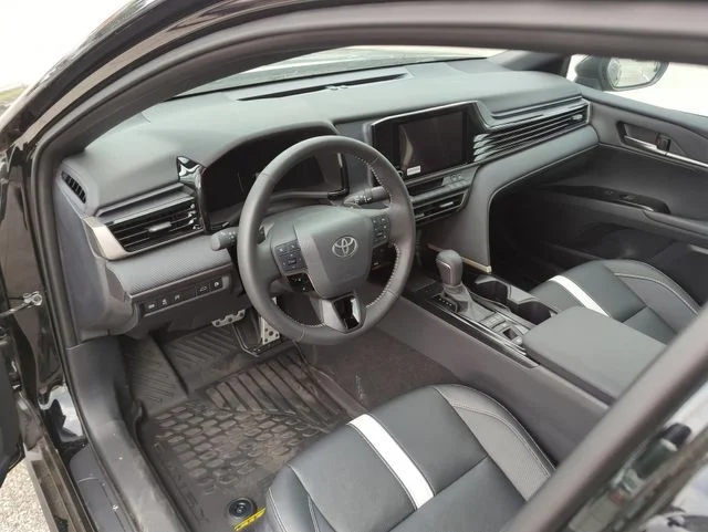Used 2026  Toyota SE Nightshade image 19