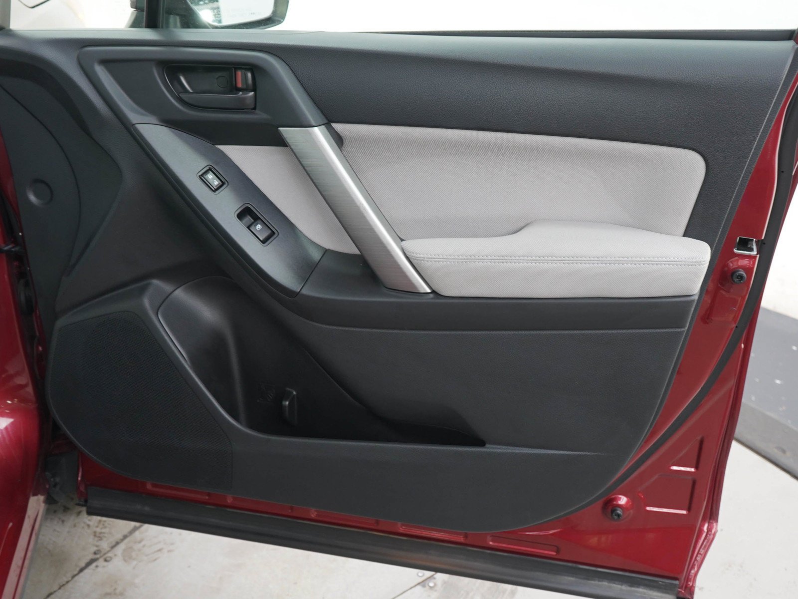 Used 2015 Venetian Red Pearl Subaru 2.5i image 9
