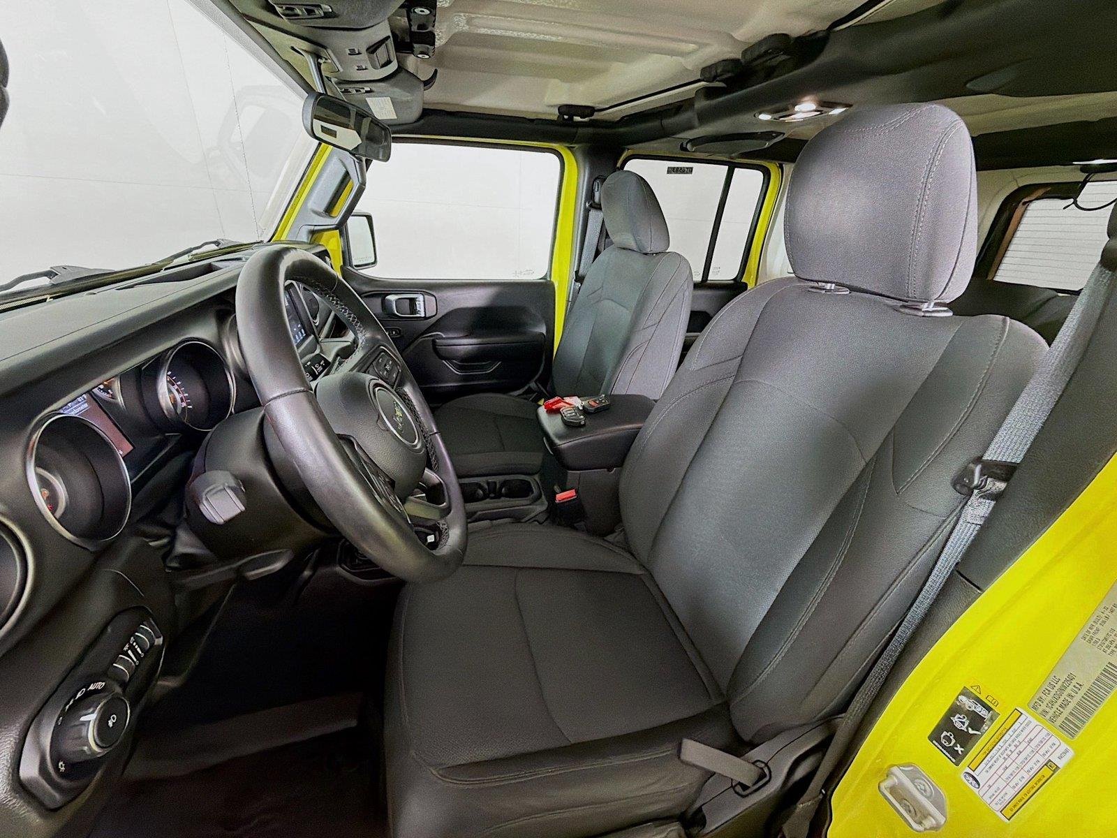 Used 2022  Jeep Unlimited High Tide image 2