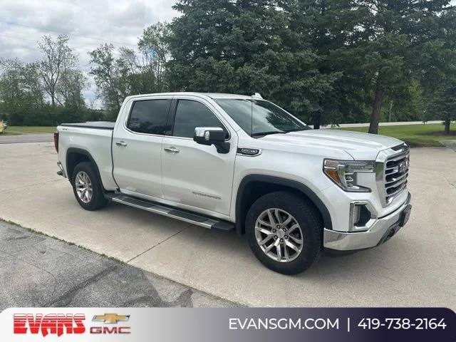 2019 GMC Sierra 4WD Crew Cab Short Box SLT's photo