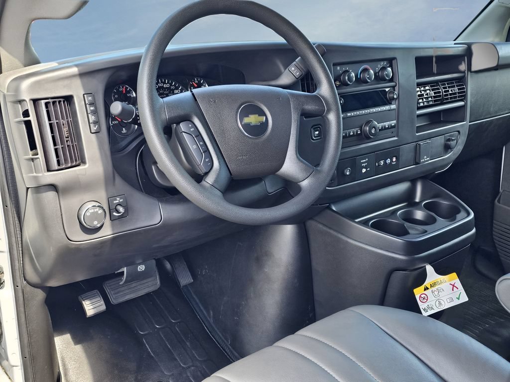 2025 Chevrolet Express Cargo Work Van - Photo 32