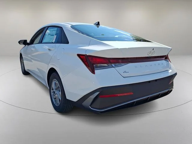 New 2026 White Hyundai SE image 3