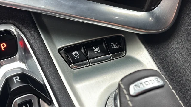 Used 2025 Arctic White Chevrolet 2LT image 37