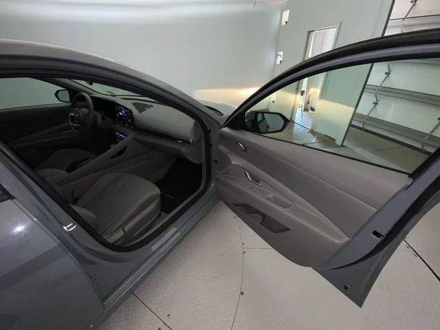 Used 2022 Gray Hyundai SEL image 23