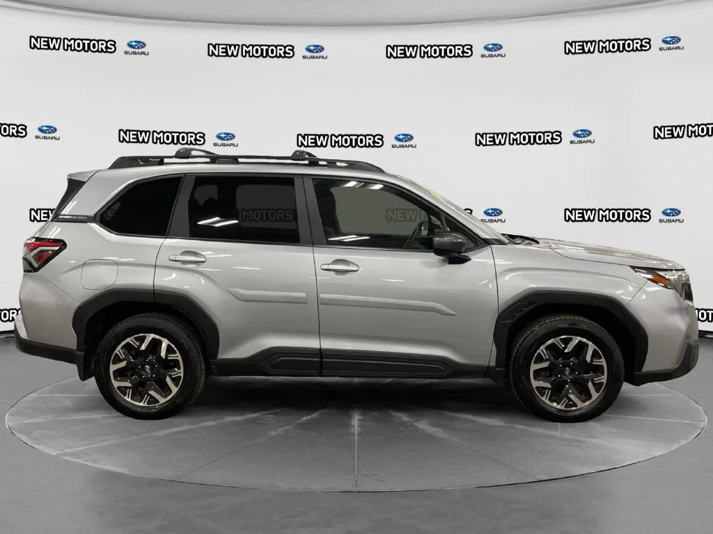 Used 2025 Ice Silver Metallic Subaru Premium image 6