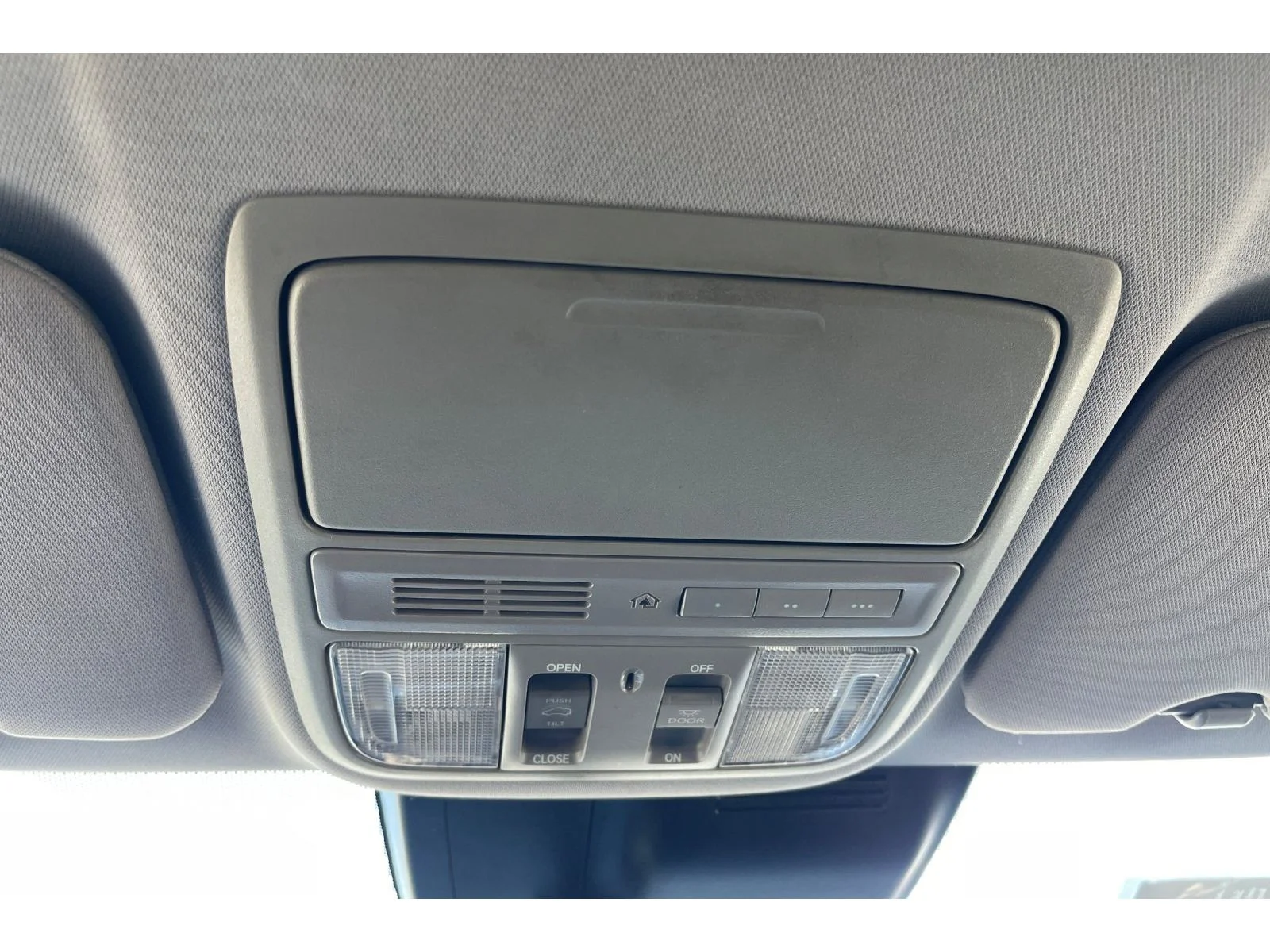 Used 2020 Lunar Silver Metallic Honda EX-L image 24