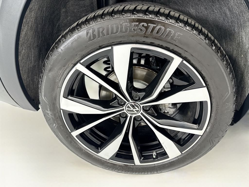 Used 2026  Volkswagen 2.0T SEL Premium R-Line image 33