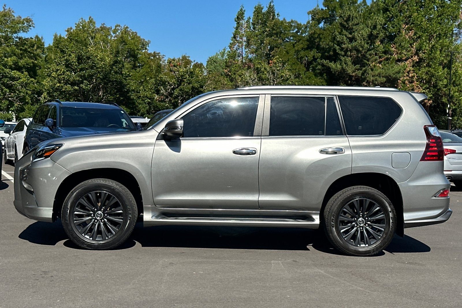 Used 2022 Silver Lexus 460 image 7