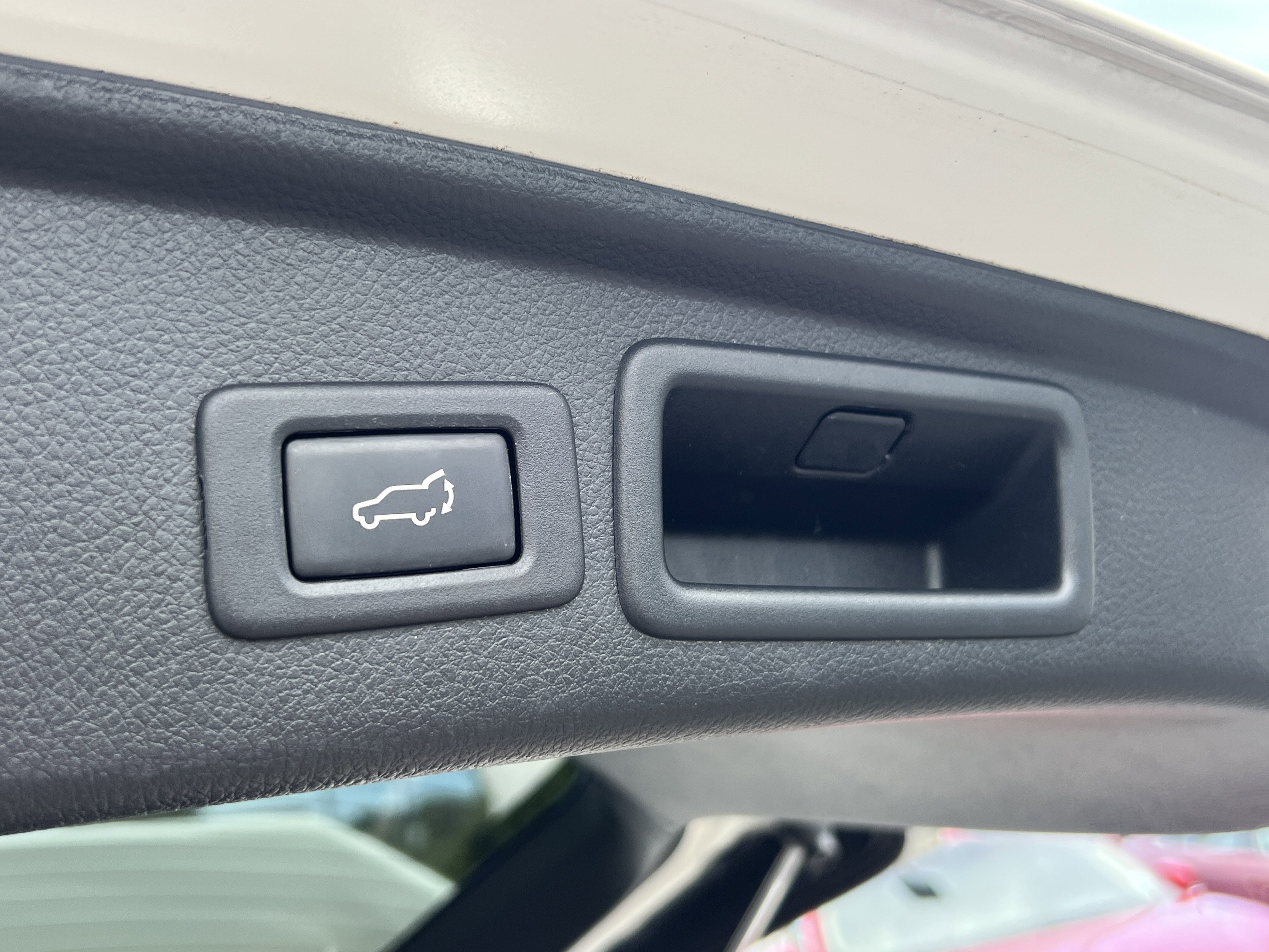 Used 2015 Satin White Pearl Subaru 2.0XT Touring image 20