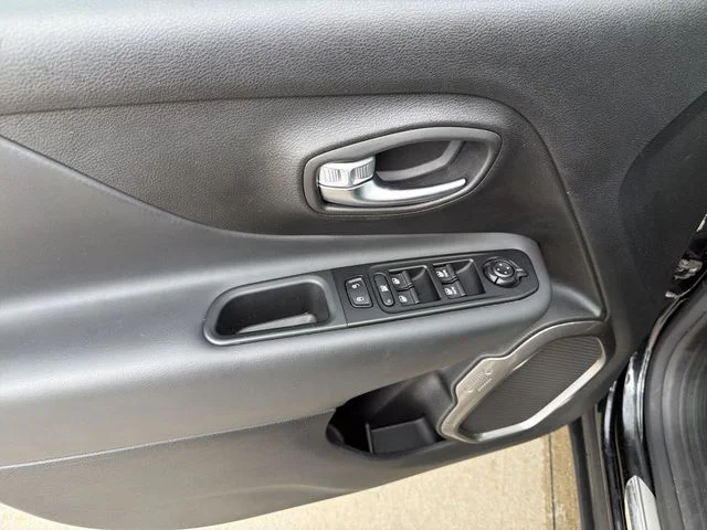 Used 2020 Black Jeep Limited image 15