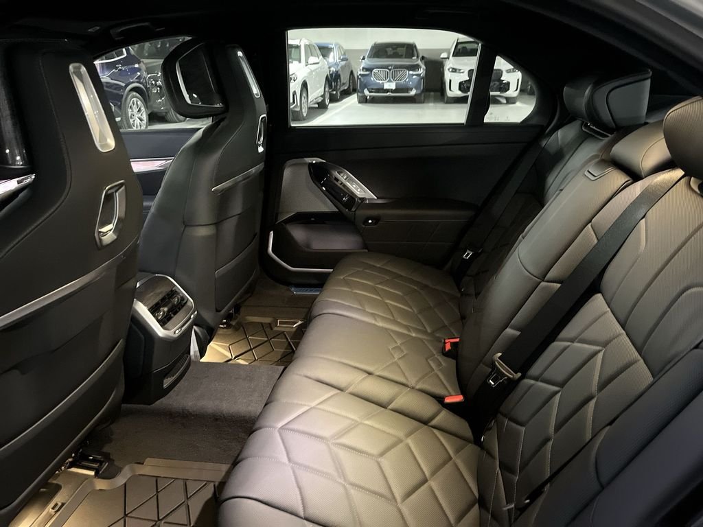 2026 BMW 7 Series 760i - Photo 23