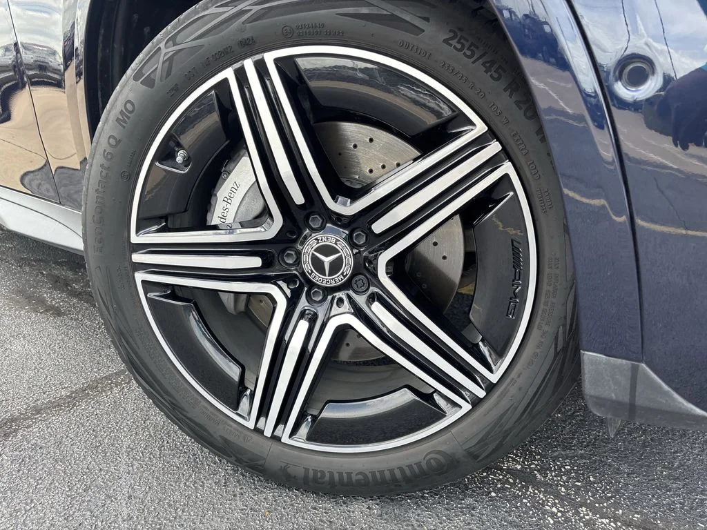Used 2024 Blue Mercedes-Benz GLC 300 image 9