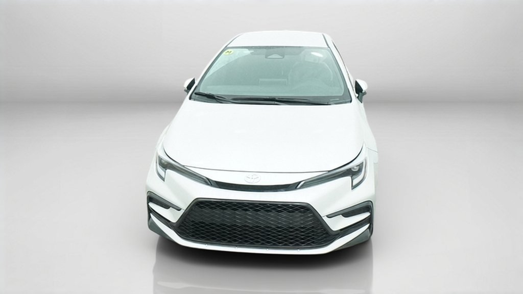 New 2027 Classic Silver Metallic Toyota SE image 16