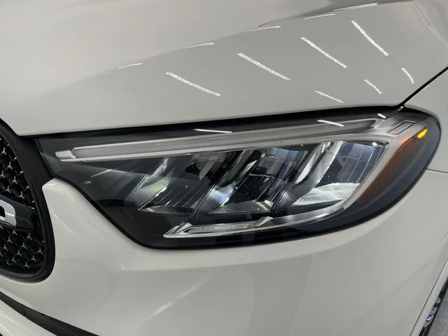 New 2027 White Mercedes-Benz GLC 300 image 34