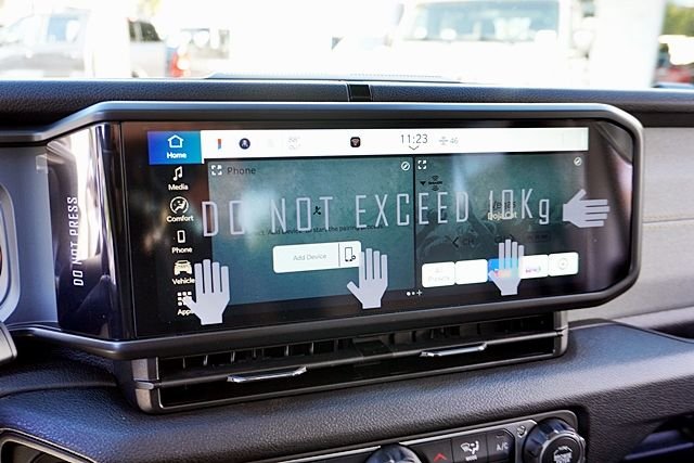 New 2026 Bright White Clear-Coat Exterior Paint Jeep Sport S image 29