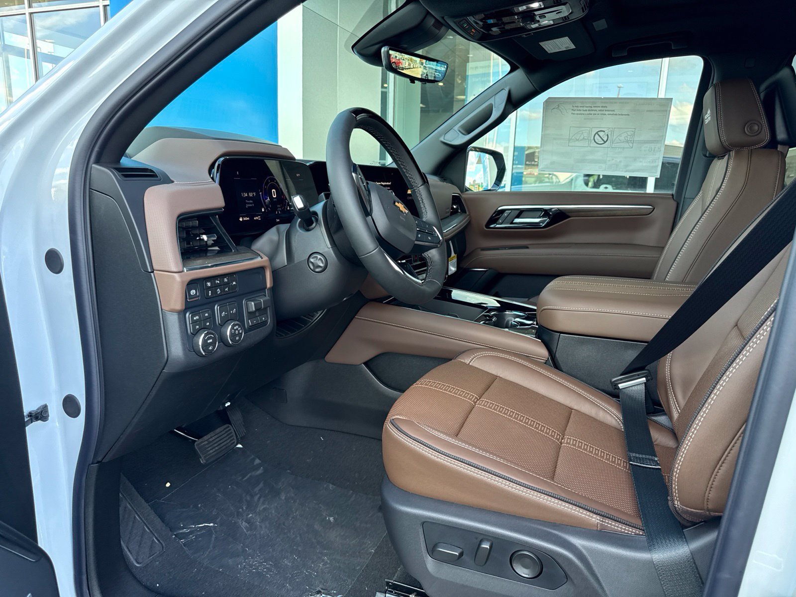 New 2026 Polar White Tricoat Chevrolet High Country Deluxe with 24in Wheels - Technology & Entertainment - Super Cruise - Panoramic Sunroof - Get Active Package image 18