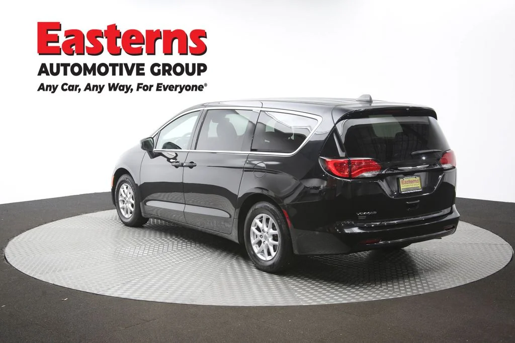 Used 2024 Black Chrysler LX image 65
