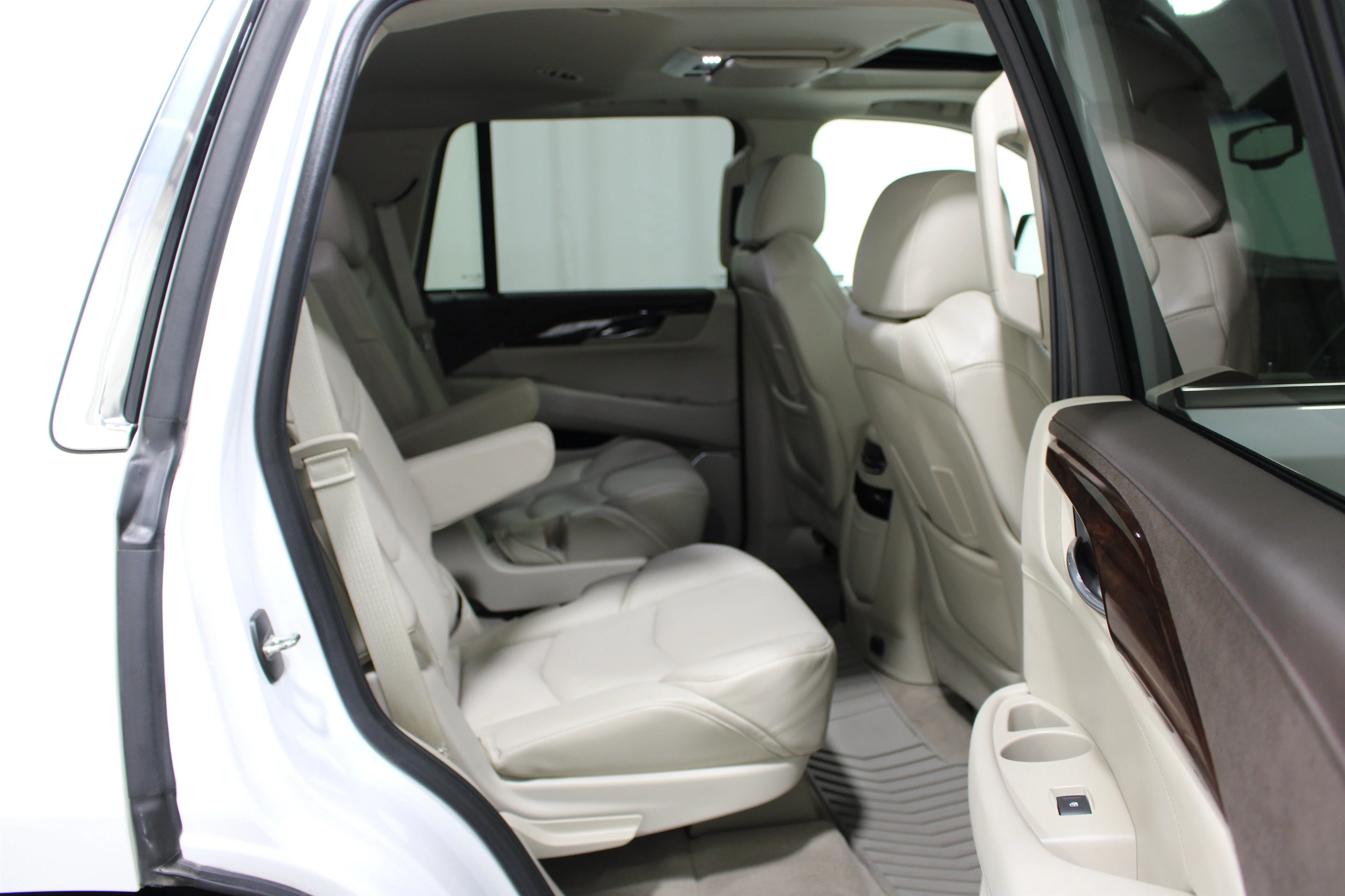 2016 Cadillac Escalade Luxury - Photo 25