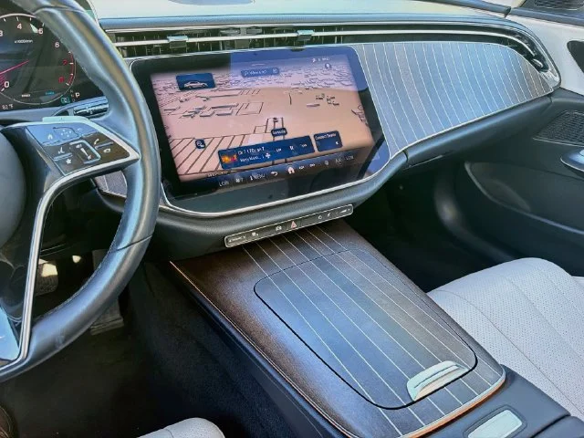 2025 Mercedes-Benz E-Class E350 - Photo 27