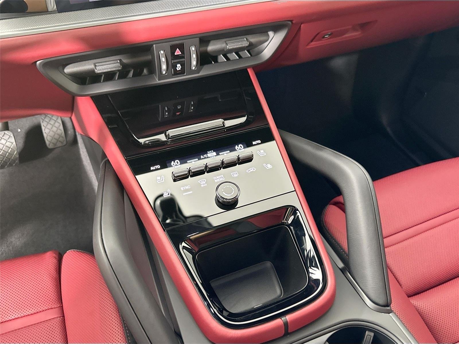 New 2026 White Porsche Cayenne E-Hybrid Coupé image 25