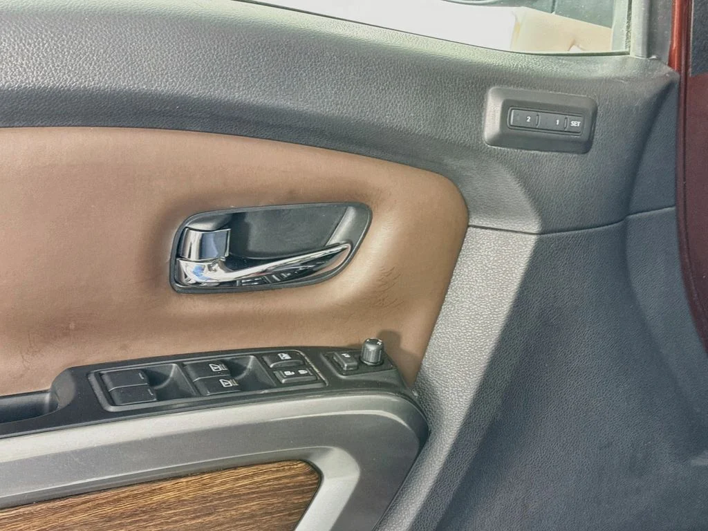 Used 2017 Copper Nissan Platinum Reserve image 19