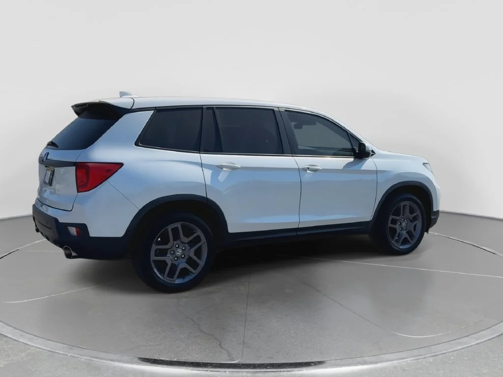 Used 2022 White Honda EX-L image 8